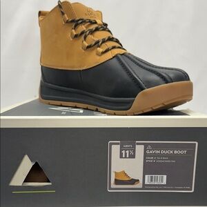 Alpine Men's Gavin Duck Boot - Tan and black. NWT. Size 11.5